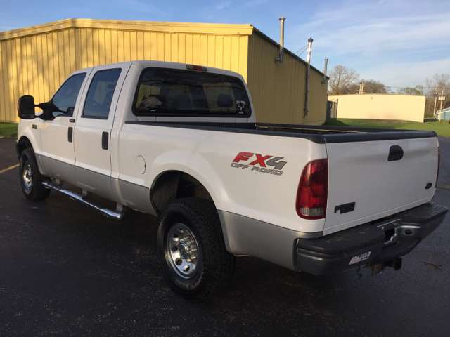 2004 Ford F-250 Super Duty XLT 4dr Crew Cab 4WD SB